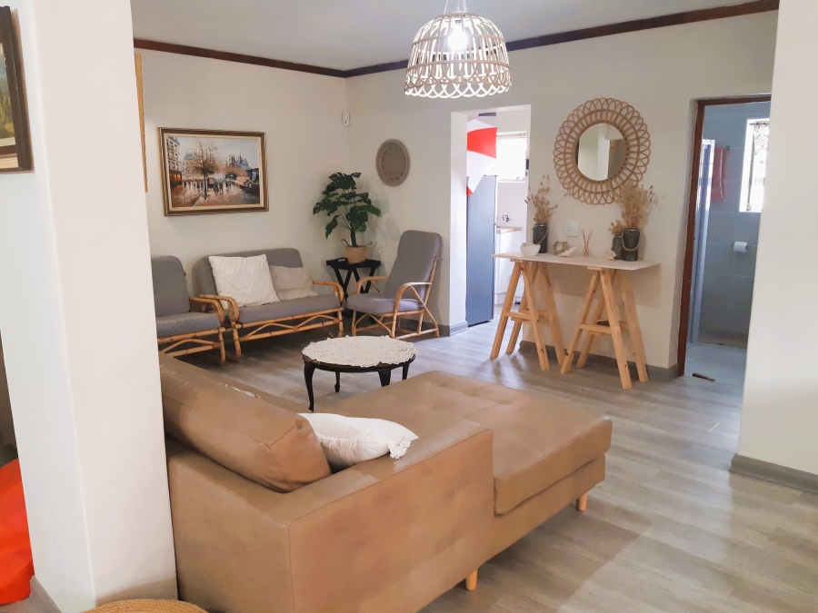 6 Bedroom Property for Sale in Paradise Beach Eastern Cape